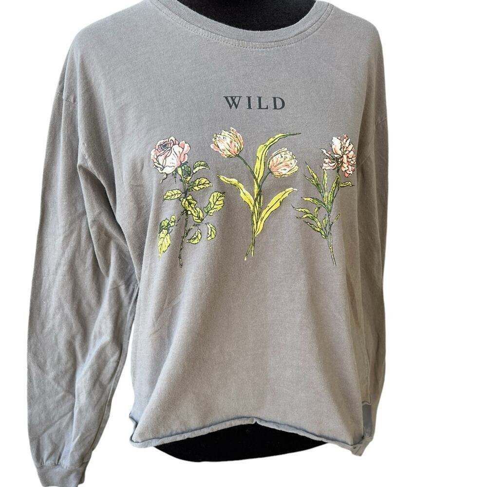 Rue 21 women’s size XL long sleeve gray T-shirt, cropped floral